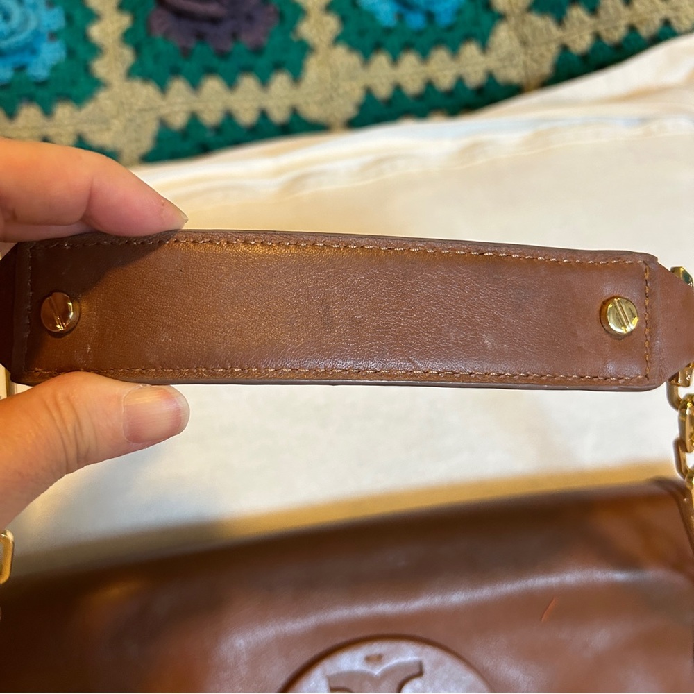 TORY BURCH Reva Brown Leather Shoulder/Hand/Clutch Bag with Gold Accents - Picture 5 of 14